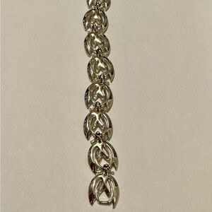 Elegant Silver Women's Bracelet
